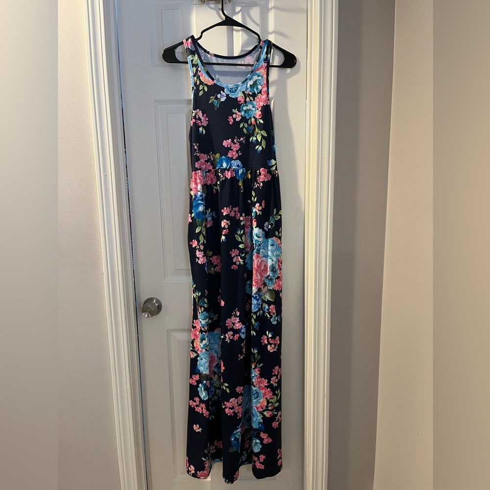 Flowered maxi dress.